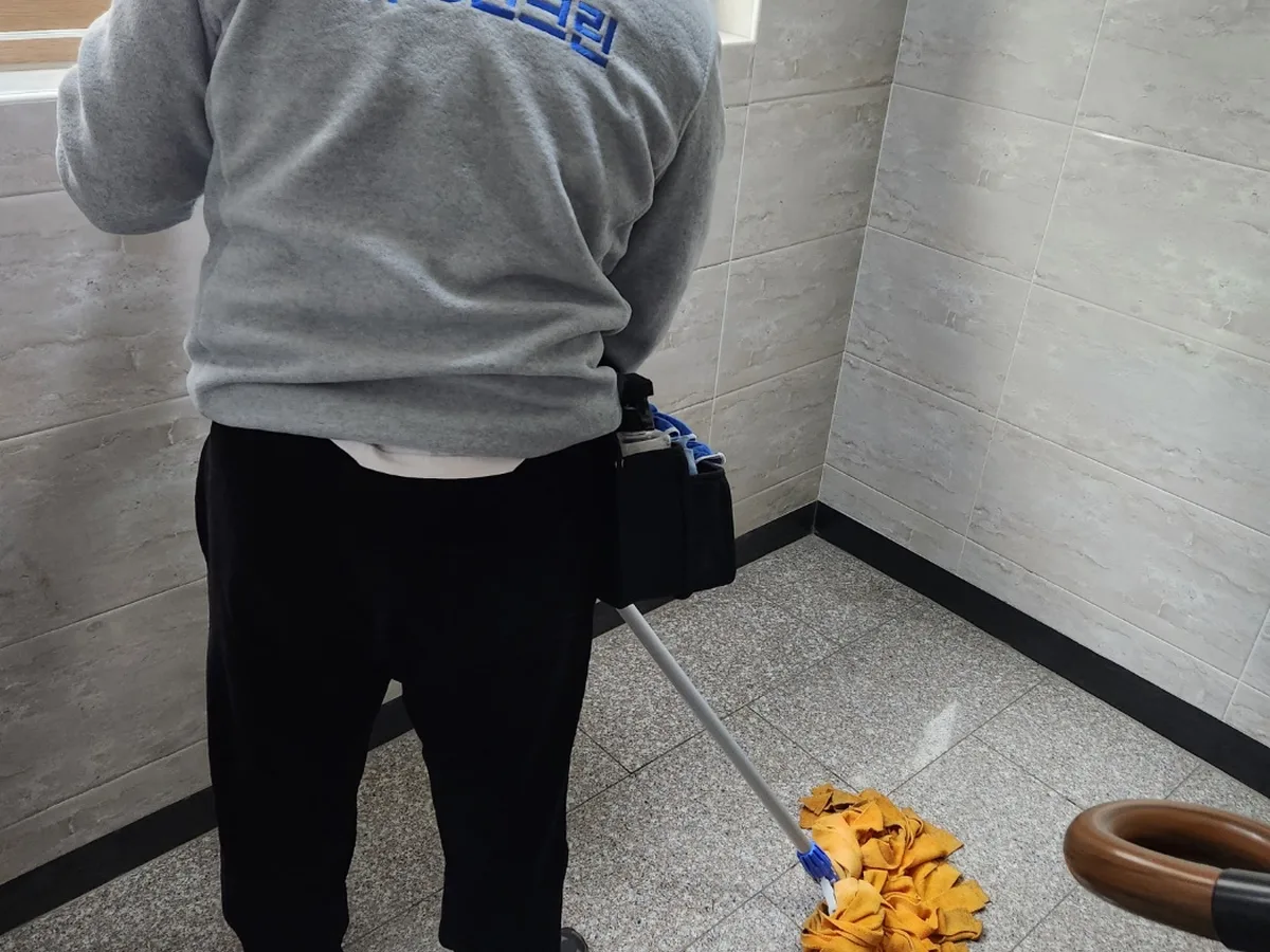 고창군 고수면 가정 복도·대기 동선 야간 위생청소 사례 - 행진크린