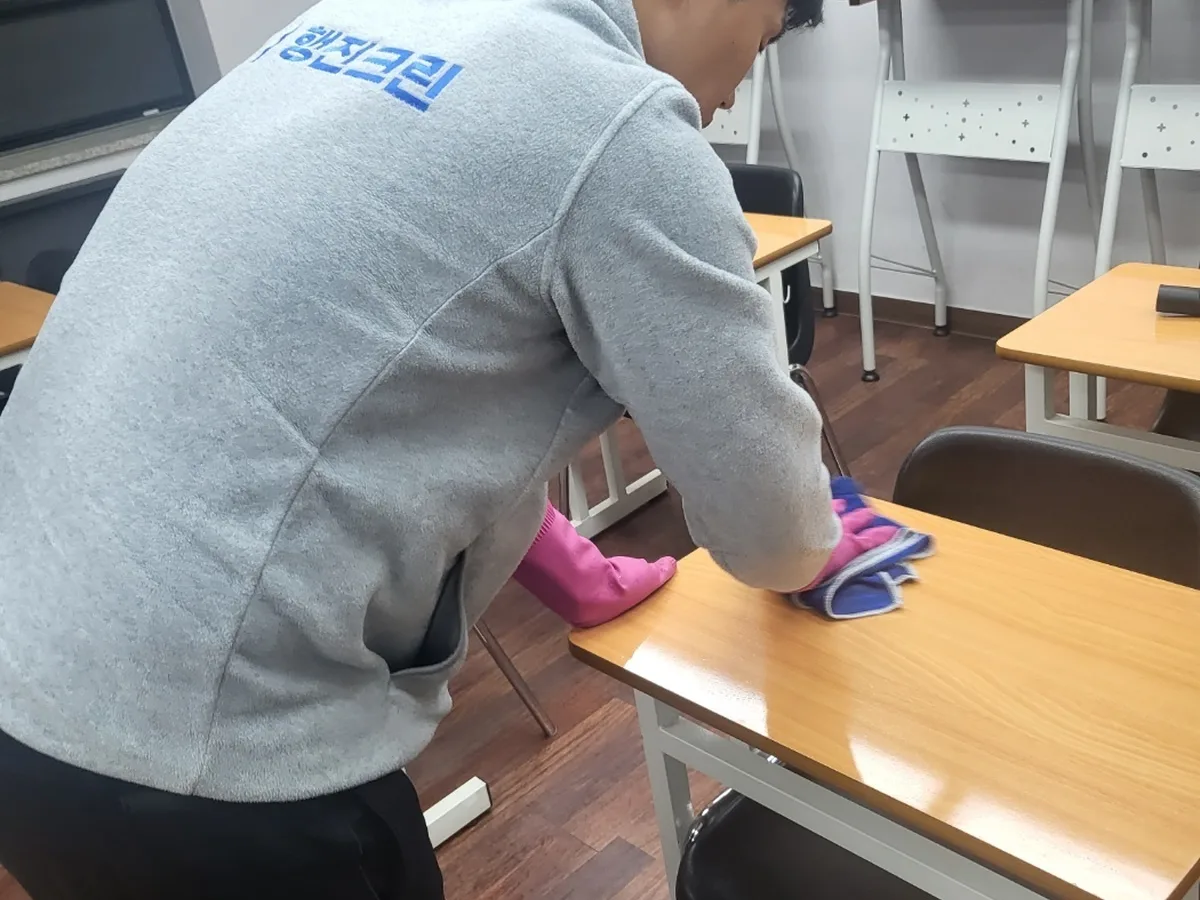 완주군 고산면 유치원 책걸상 교실 위생청소 사례 - 행진크린