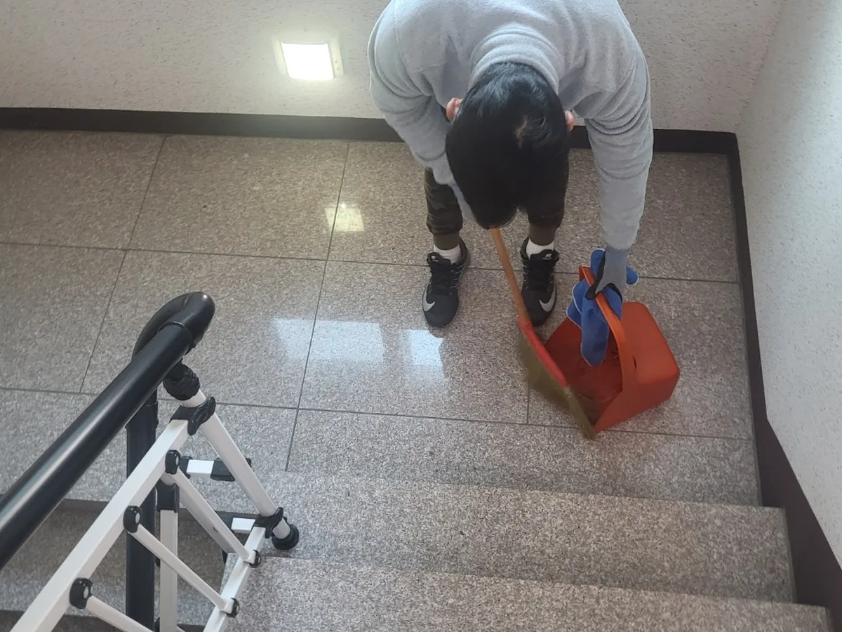 익산시 목천동 오피스 기계실 장비 주변 정밀 위생청소 사례 - 행진크린